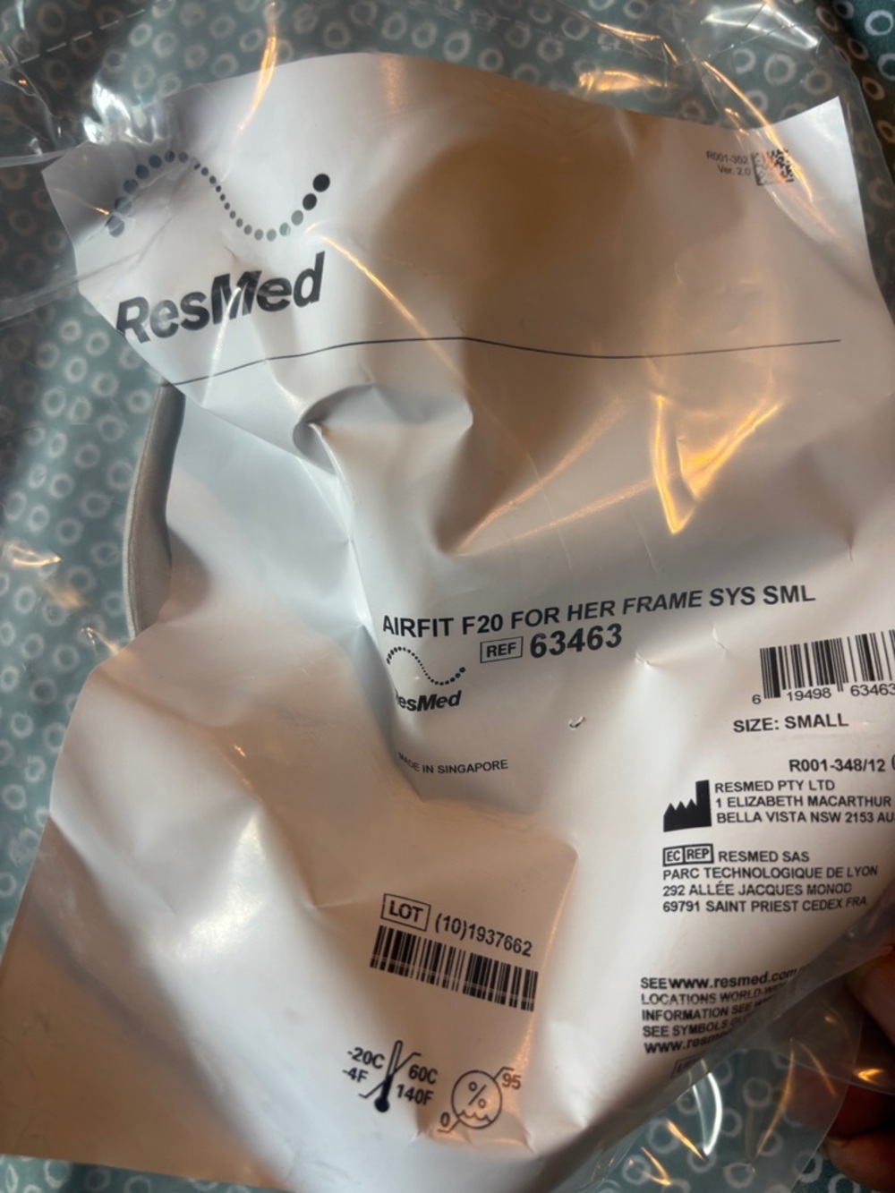 ResMed AirFit F20 For Her Small Frame - Light Blue Pattern